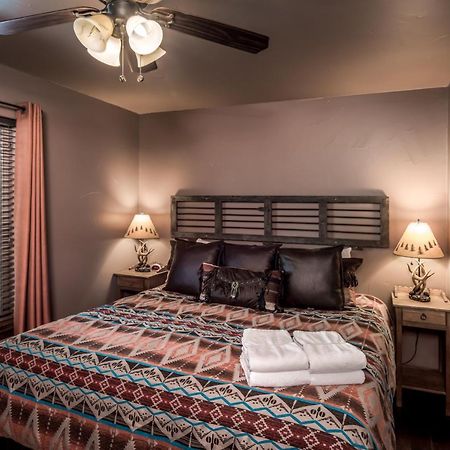 Fifth Dimension, 2 Bedrooms, Wifi, Hot Tub, Game Table, Grill, Sleeps 4 Руидозо Экстерьер фото